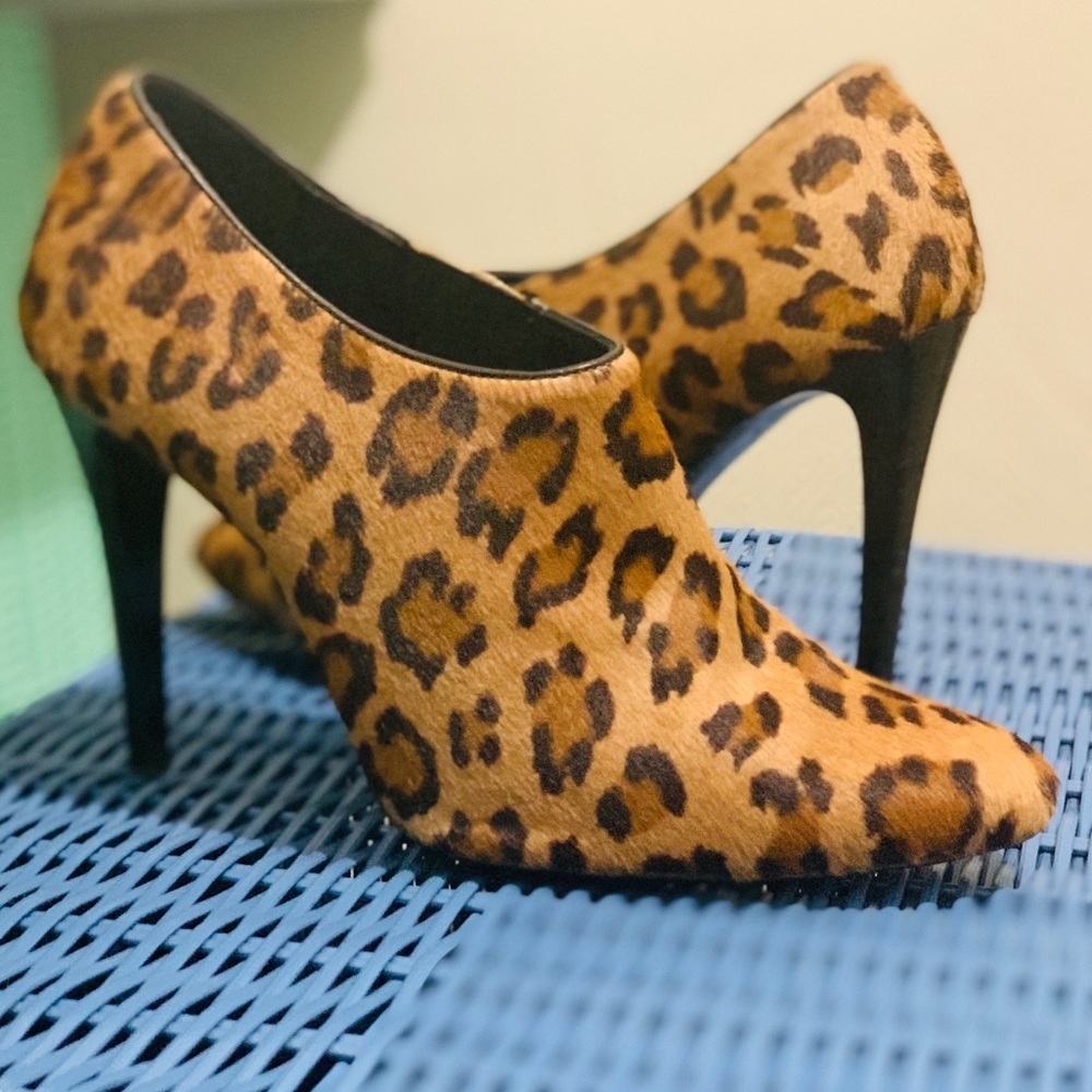 RALPH LAUREN COLLECTION Animal Ankle Booties 8.5